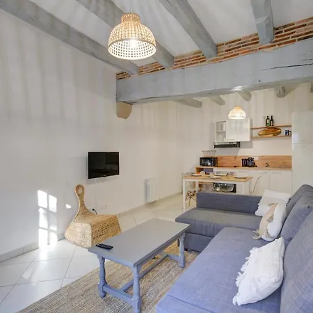 Le Chambord Beautiful Half-timbered House With Terrace *