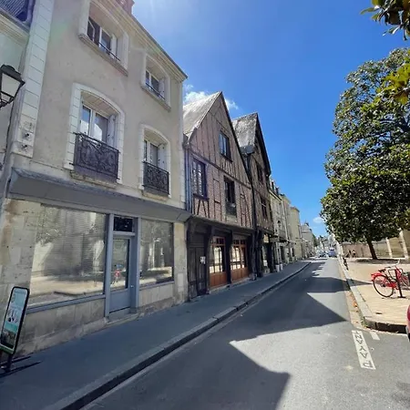 Le Chambord Beautiful Half-timbered House With Terrace Daire Tours