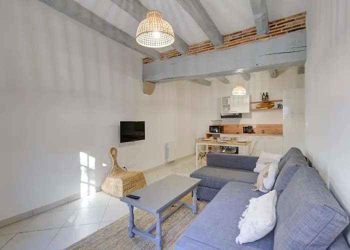 Le Chambord Beautiful Half-timbered House With Terrace *