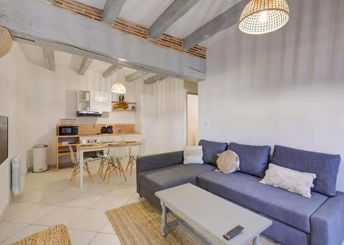 Le Chambord Beautiful Half-timbered House With Terrace