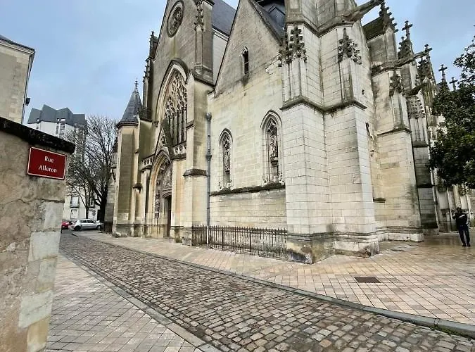 Le Chambord Beautiful Half-timbered House With Terrace Appartement Tours