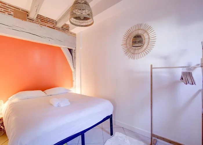 Le Chambord Beautiful Half-timbered House With Terrace Tours